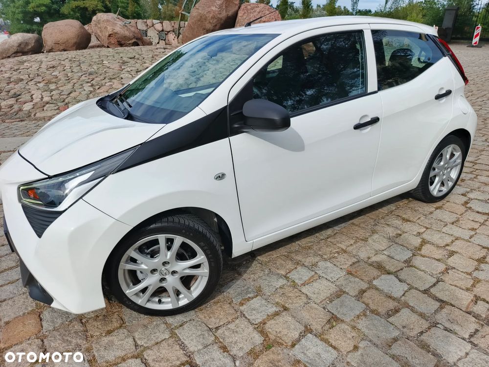 Toyota Aygo x-business - 1