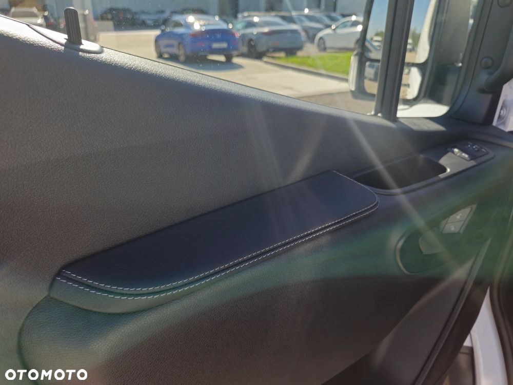Mercedes-Benz Sprinter - 21