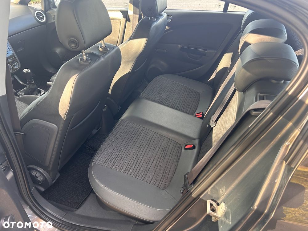 Opel Corsa 1.4 16V Cosmo - 26