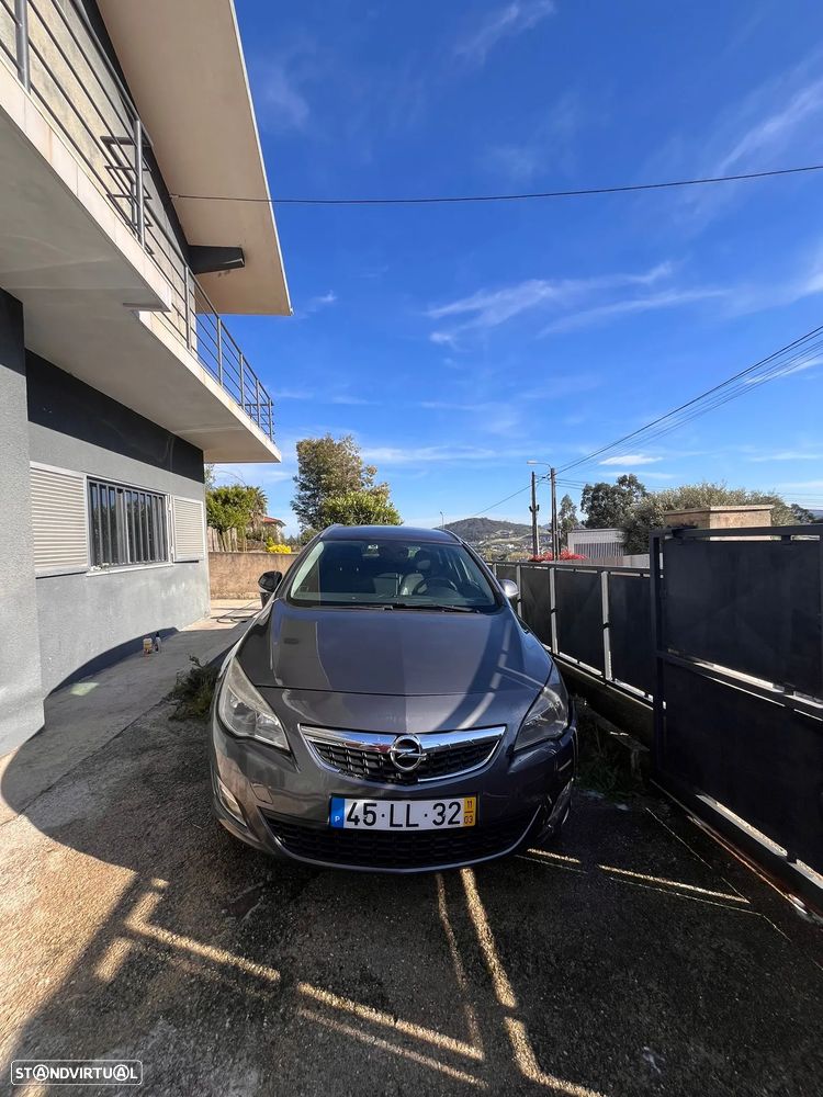 Opel Astra Sports Tourer - 25