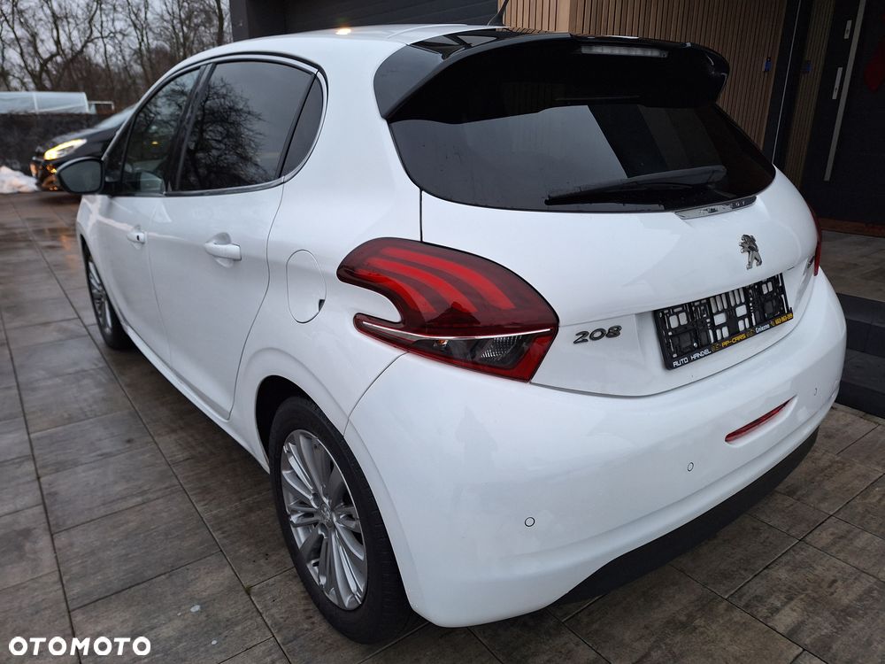 Peugeot 208 - 6