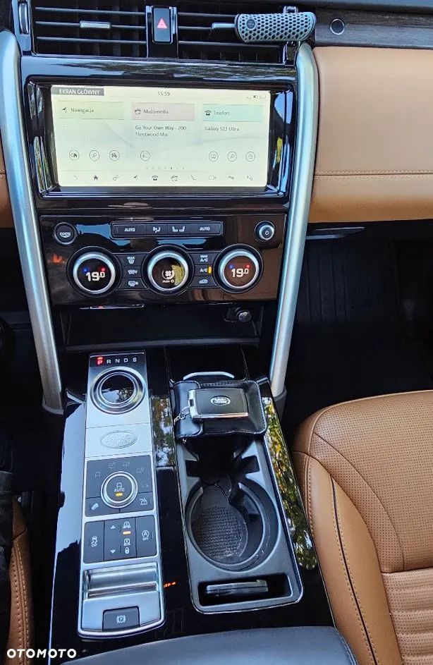 Land Rover Discovery V 2.0 SD4 HSE Luxury - 17