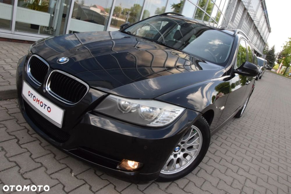 BMW Seria 3 320d xDrive DPF - 36