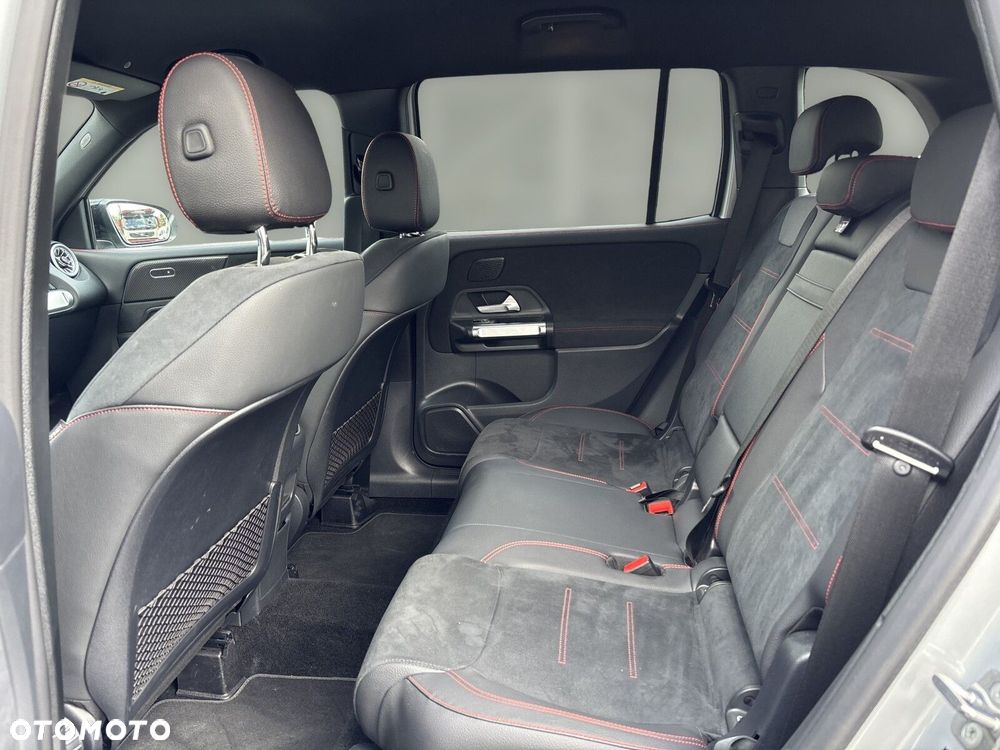 Mercedes-Benz GLB - 24