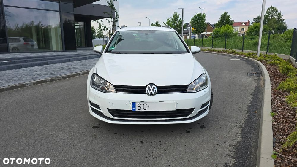 Volkswagen Golf - 6