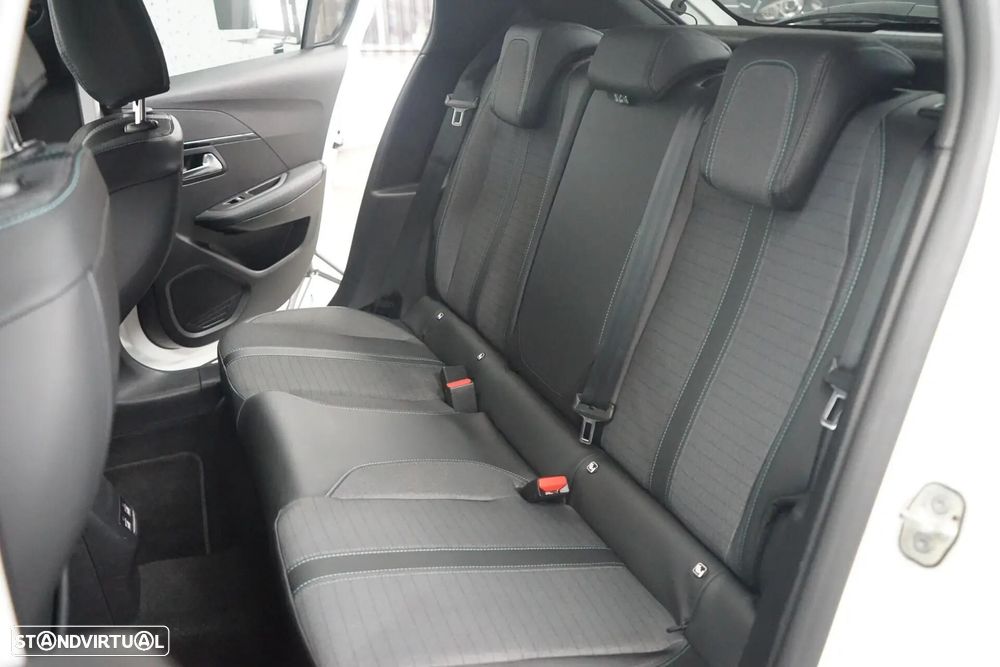 Peugeot 208 - 45