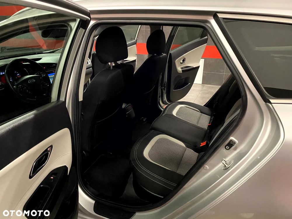 Kia Ceed 1.6 GDI Platinum Edition - 23