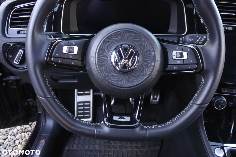 Volkswagen Golf - 20