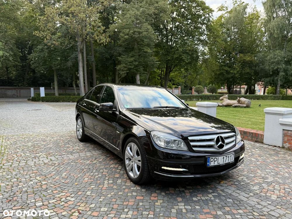 Mercedes-Benz Klasa C 180 T CGI Automatik BlueEFFICIENCY Avantgarde - 2