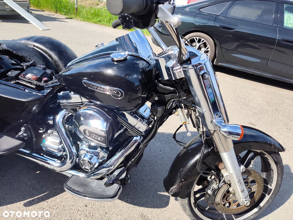 Harley-Davidson FLHTCU Ultra - 3