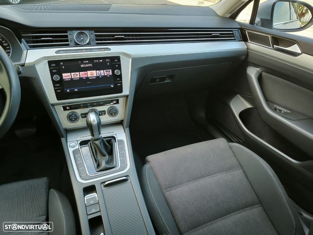VW Passat 2.0 TDI Business P.DSG - 27