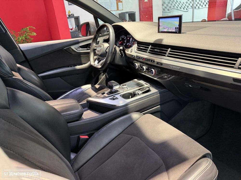 Audi Q7 3.0 TDI quattro S-line Tiptronic 7L - 11