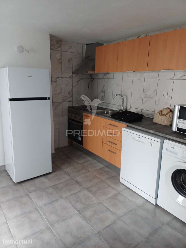 Moradia composta de 2 Apartamentos T1 Remodelados - Grande imagem: 4/14
