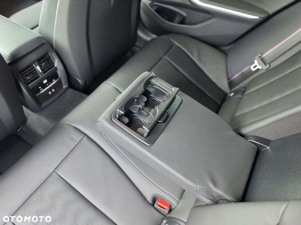BMW M3 Competition xDrive sport - 36