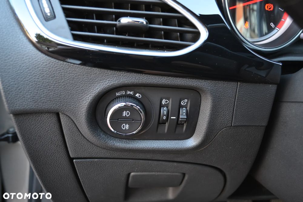 Opel Astra 1.4 T Dynamic S&S - 22