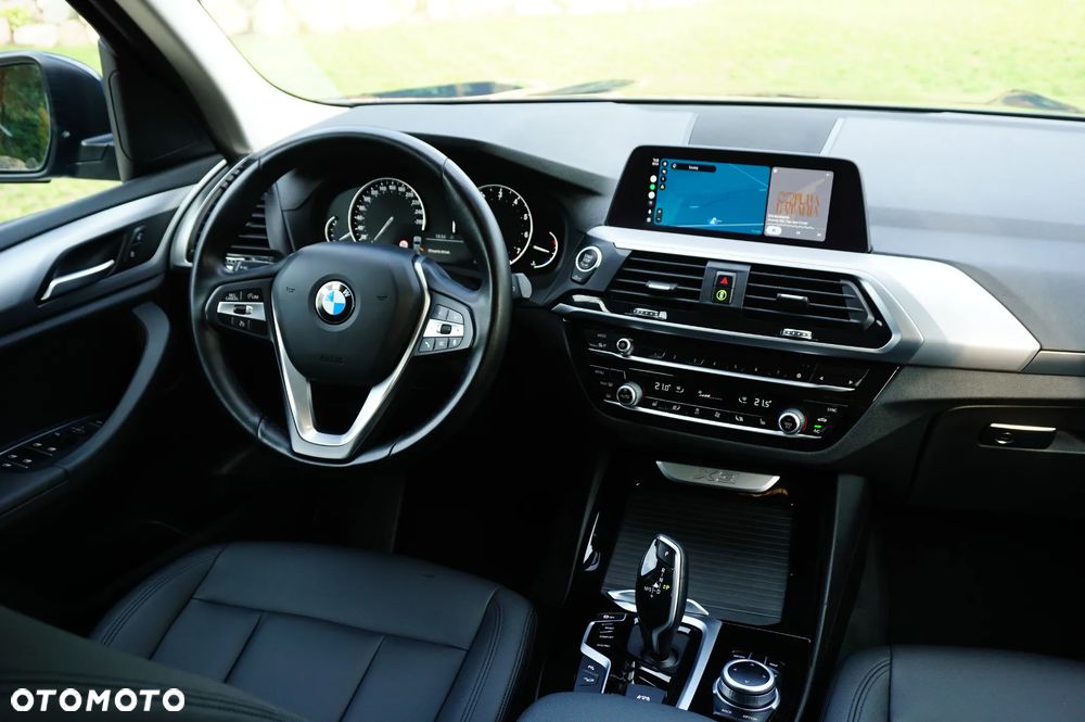 BMW X3 xDrive20i Advantage - 30