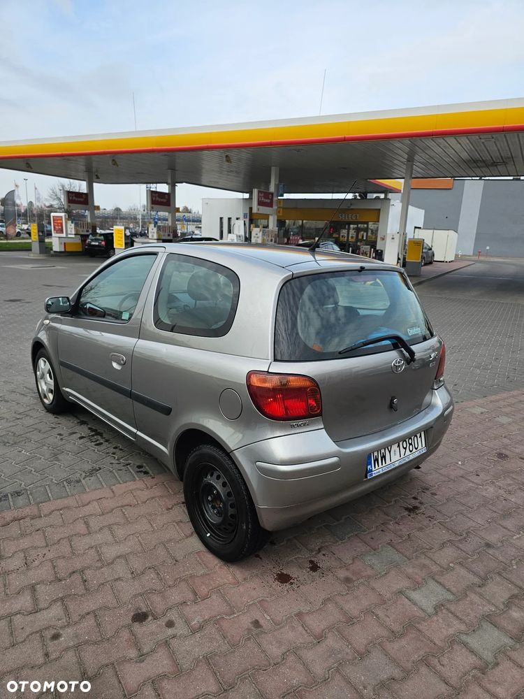 Toyota Yaris 1.3 Sol - 4