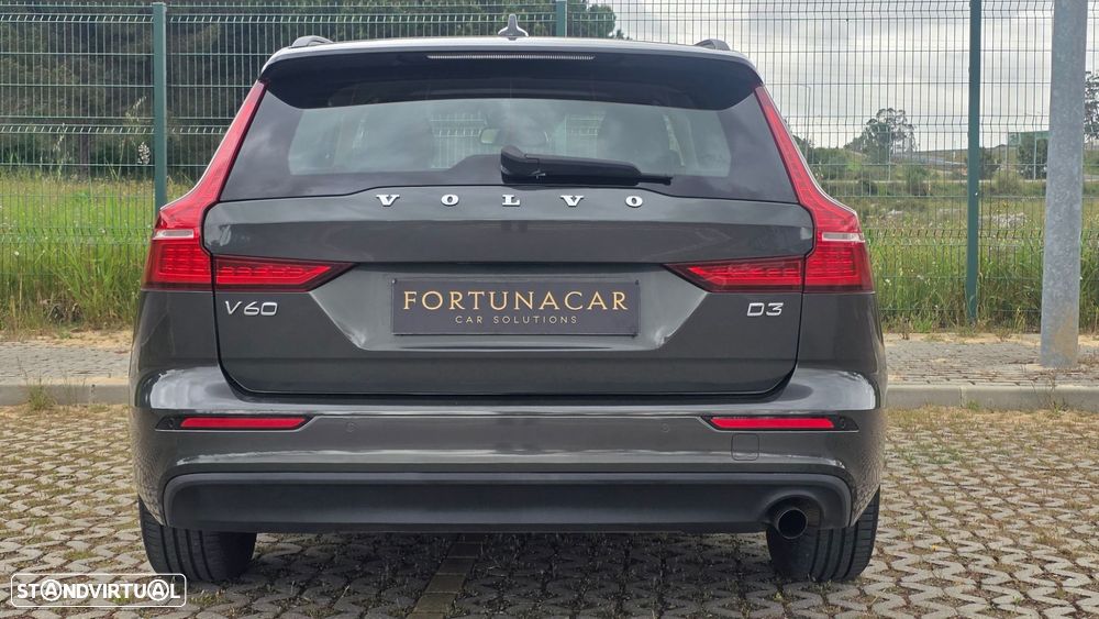 Volvo V60 2.0 D3 Momentum Core - 6