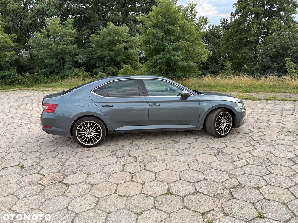 Skoda Superb 2.0 TDI 4x4 L&K DSG - 4