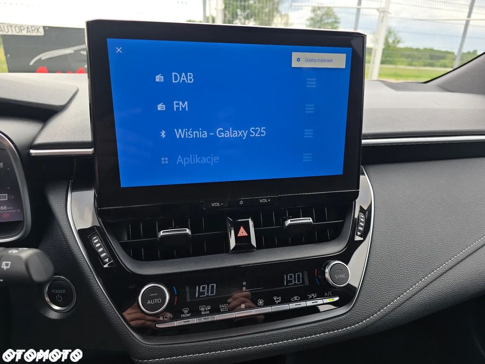 Toyota Corolla 1.8 Hybrid Comfort - 24
