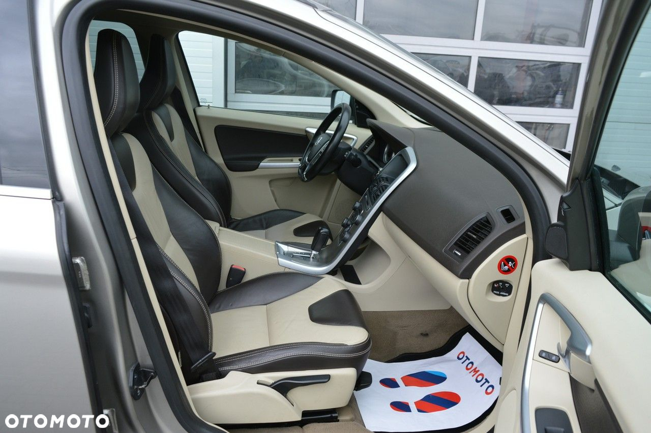 Volvo XC 60 D3 Momentum - 28