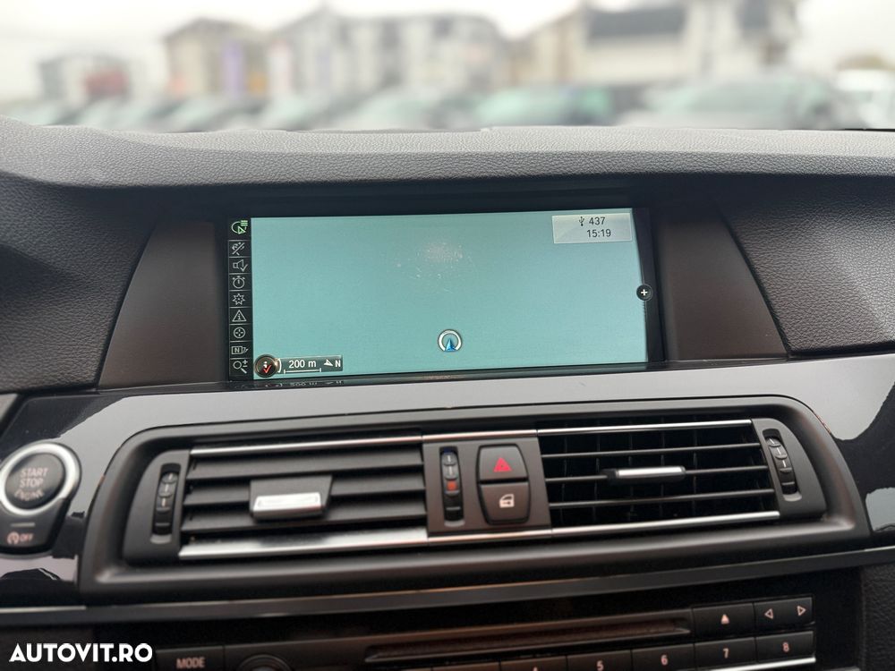 BMW Seria 5 525d xDrive Touring Aut. - 12