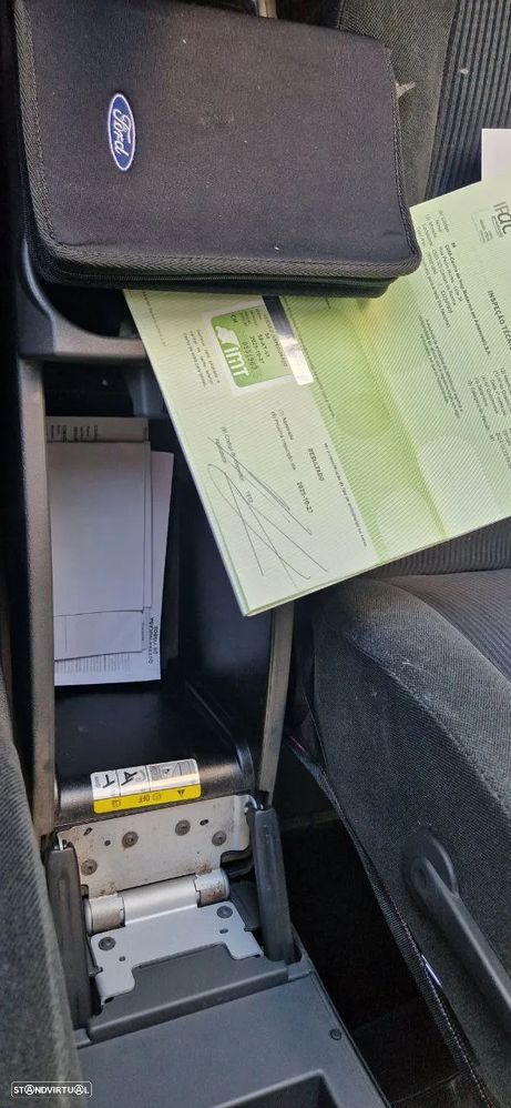 Ford Focus C-Max 1.6 TDCi Ghia - 19