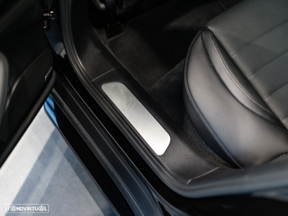 Porsche Panamera 4 E-Hybrid - 48