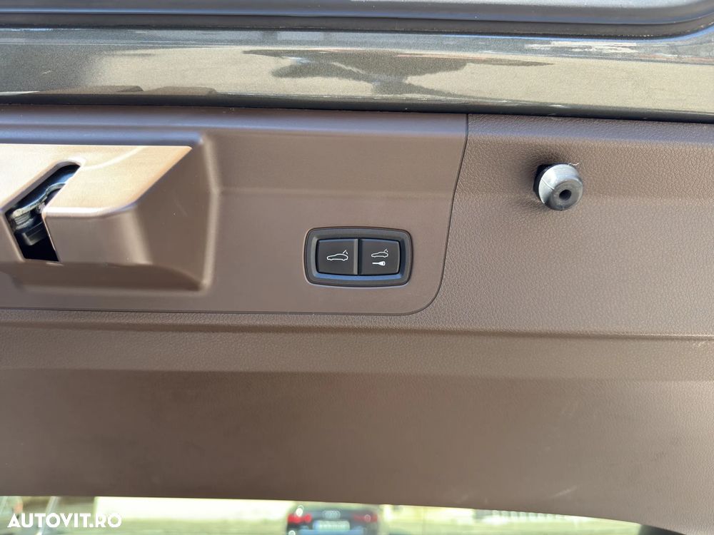 Porsche Panamera 4 Platinum Edition - 36