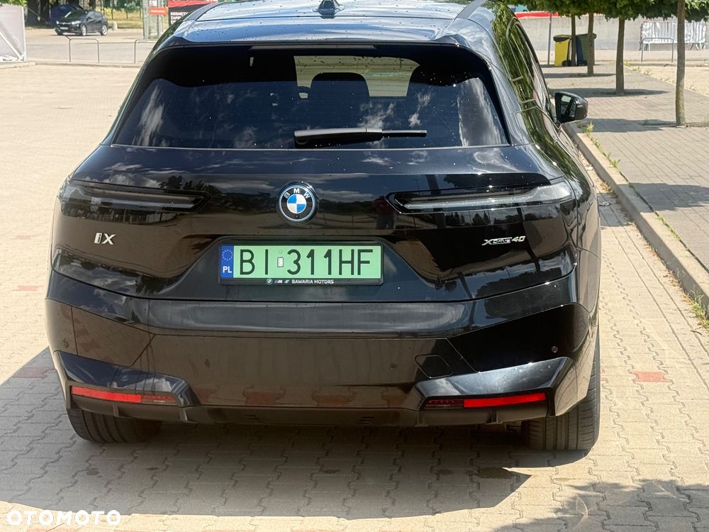 BMW iX - 4
