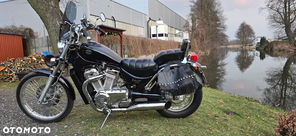 Suzuki Intruder - 8
