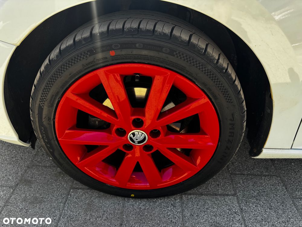Skoda Fabia 1.2 TSI Cool Edition Red & Grey - 28