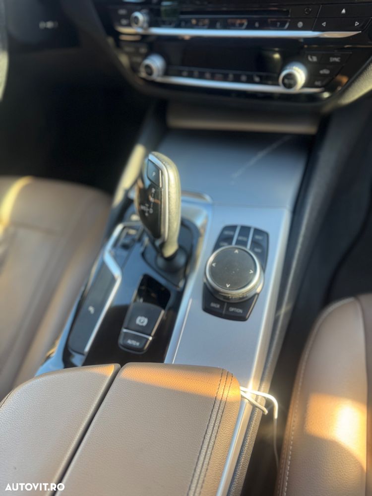 BMW Seria 5 520d AT - 14