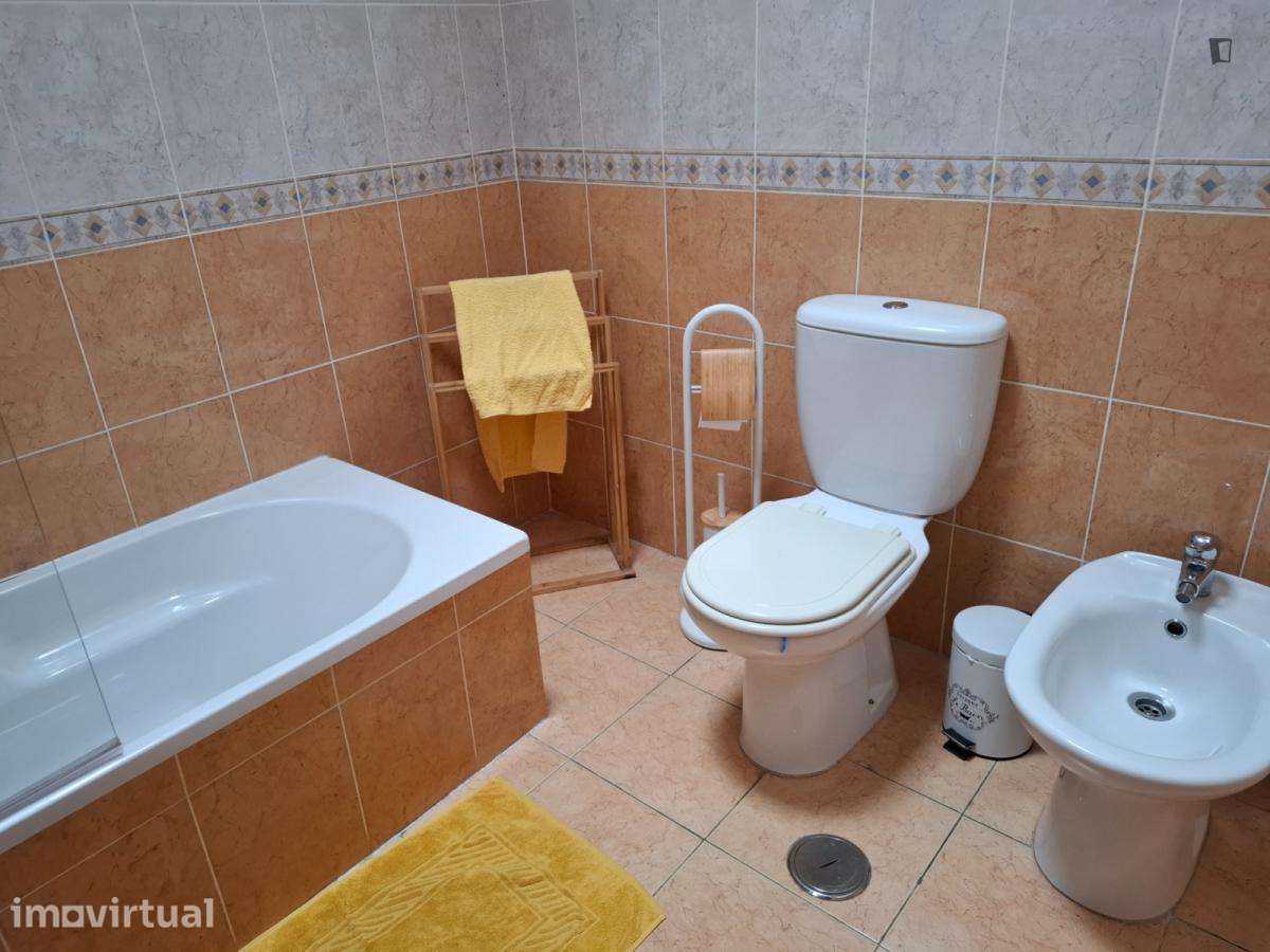 Quarto - localizado em Leiria - Grande imagem: 5/6