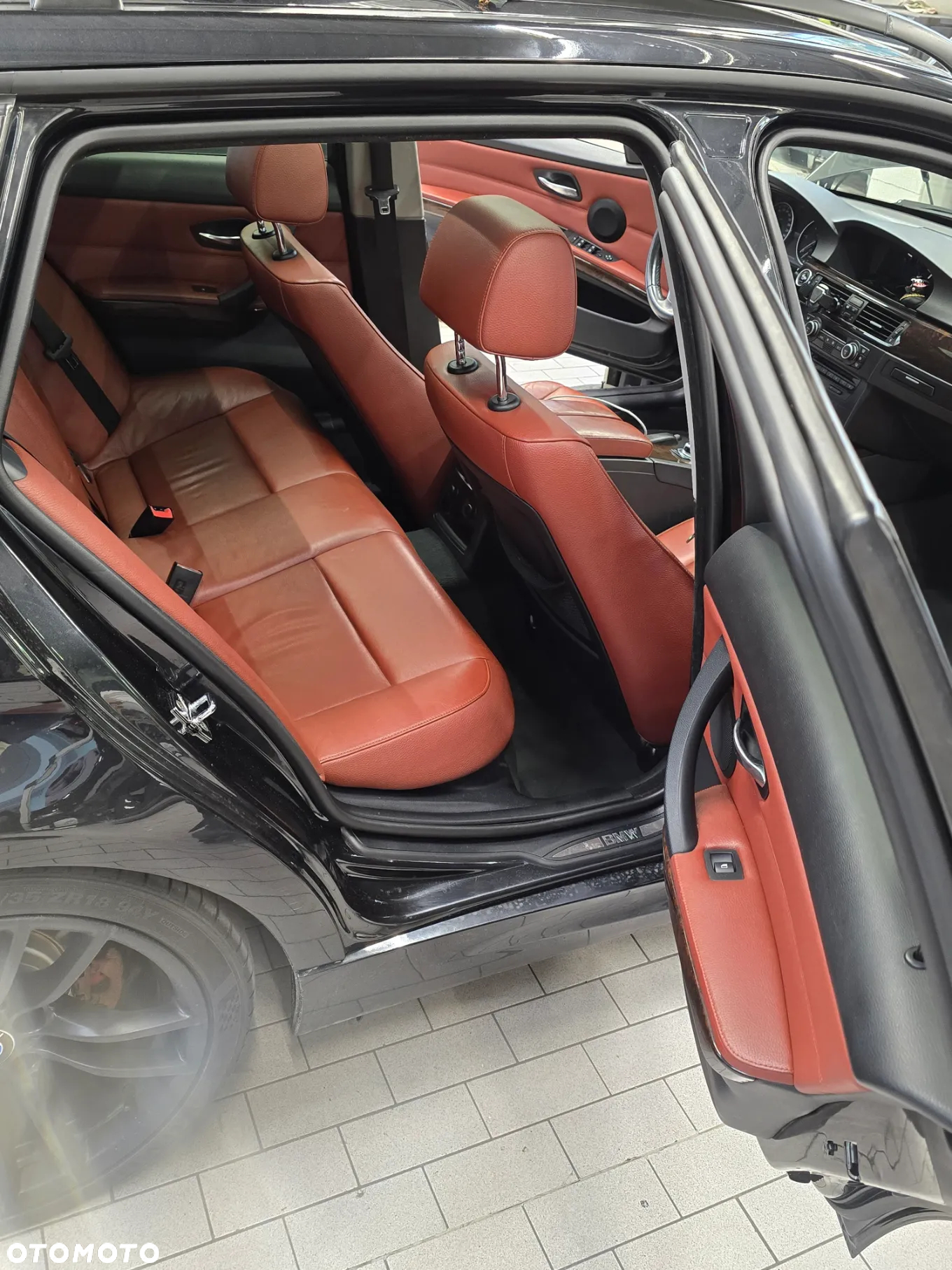 BMW Seria 3 320d DPF Touring - 14