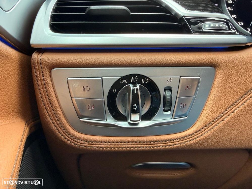 BMW 730 d Pack M Auto - 43