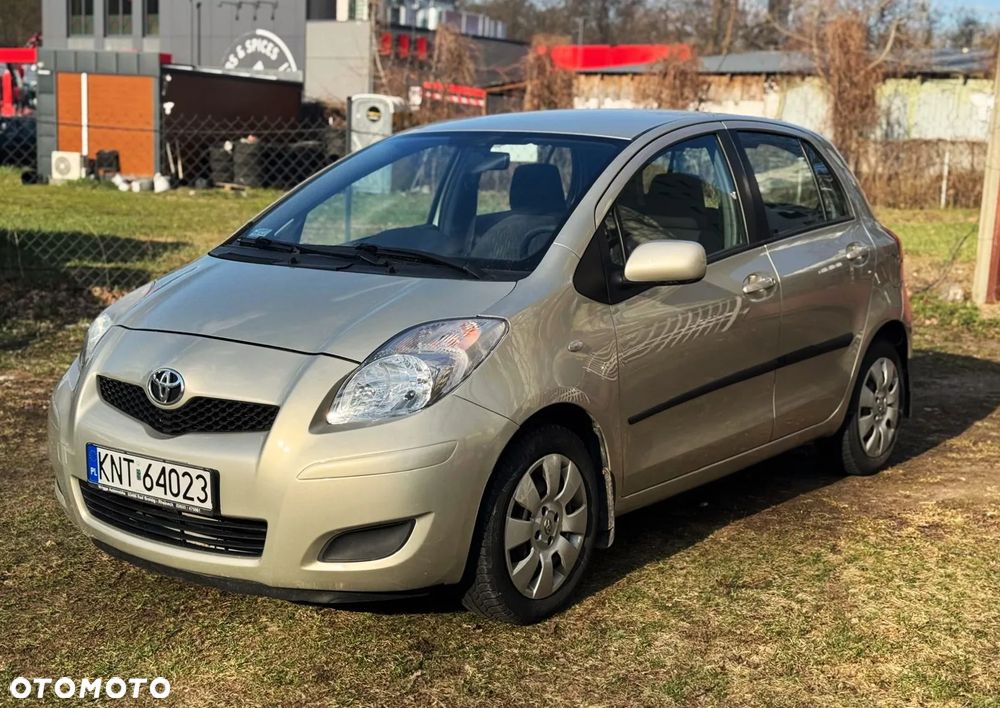 Toyota Yaris - 1
