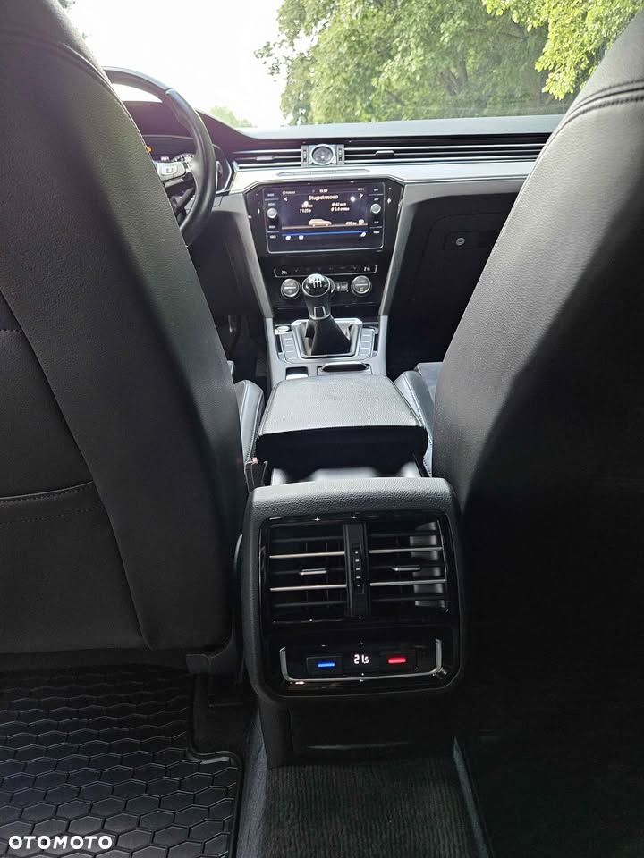 Volkswagen Passat 2.0 TDI SCR Highline - 19
