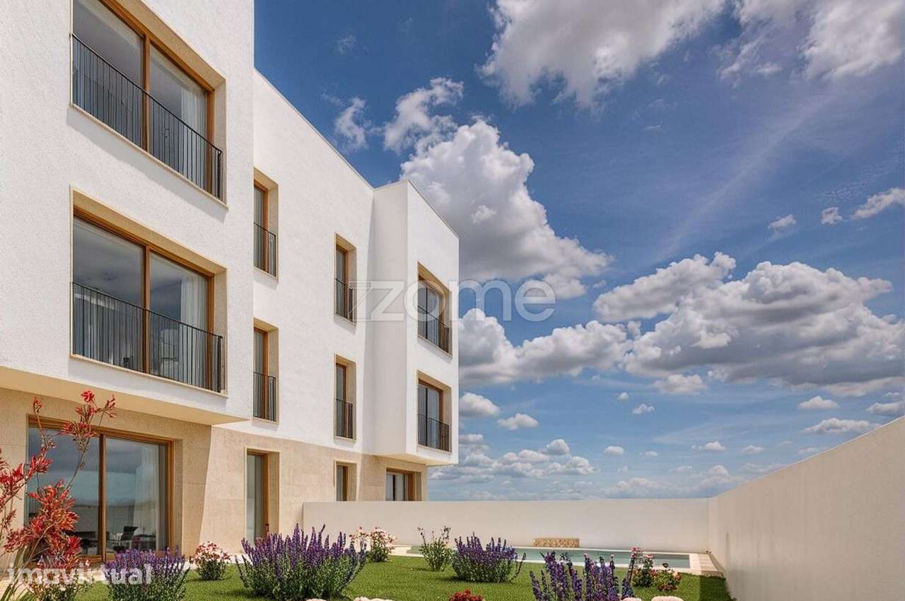 Terreno urbano em Monte Abraão com 295m2
