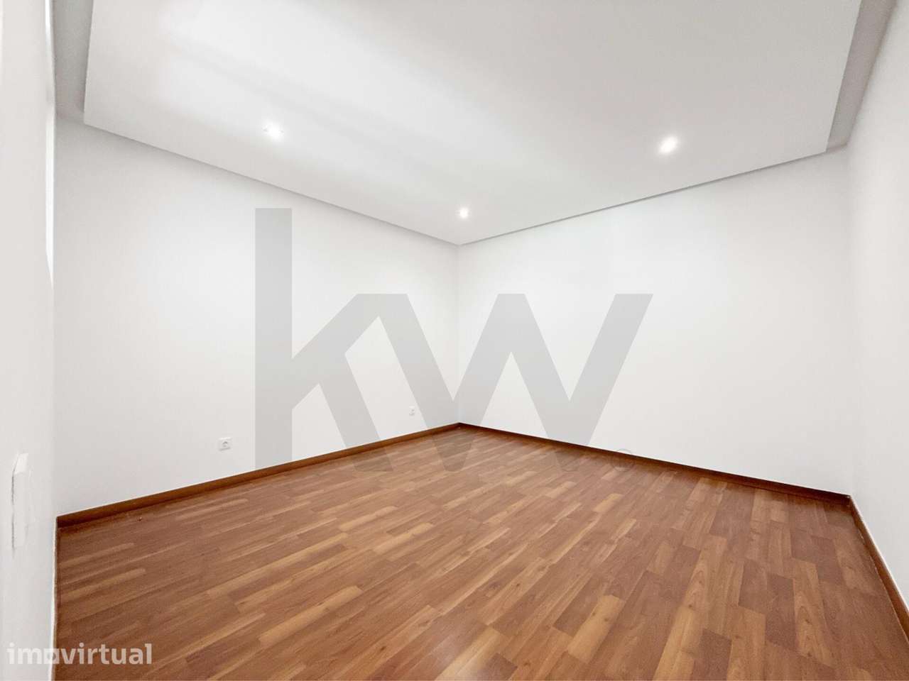 OPORTUNIDADE ÚNICA EM CAMARATE | T1 COM LOGRADOURO PRIVATIVO DE 42 M² - Grande imagem: 5/29