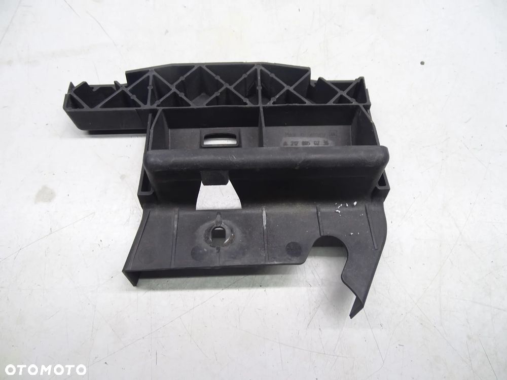 Mercedes E W212 Uchwyt mocowanie grilla atrapy 2128850236 - 1
