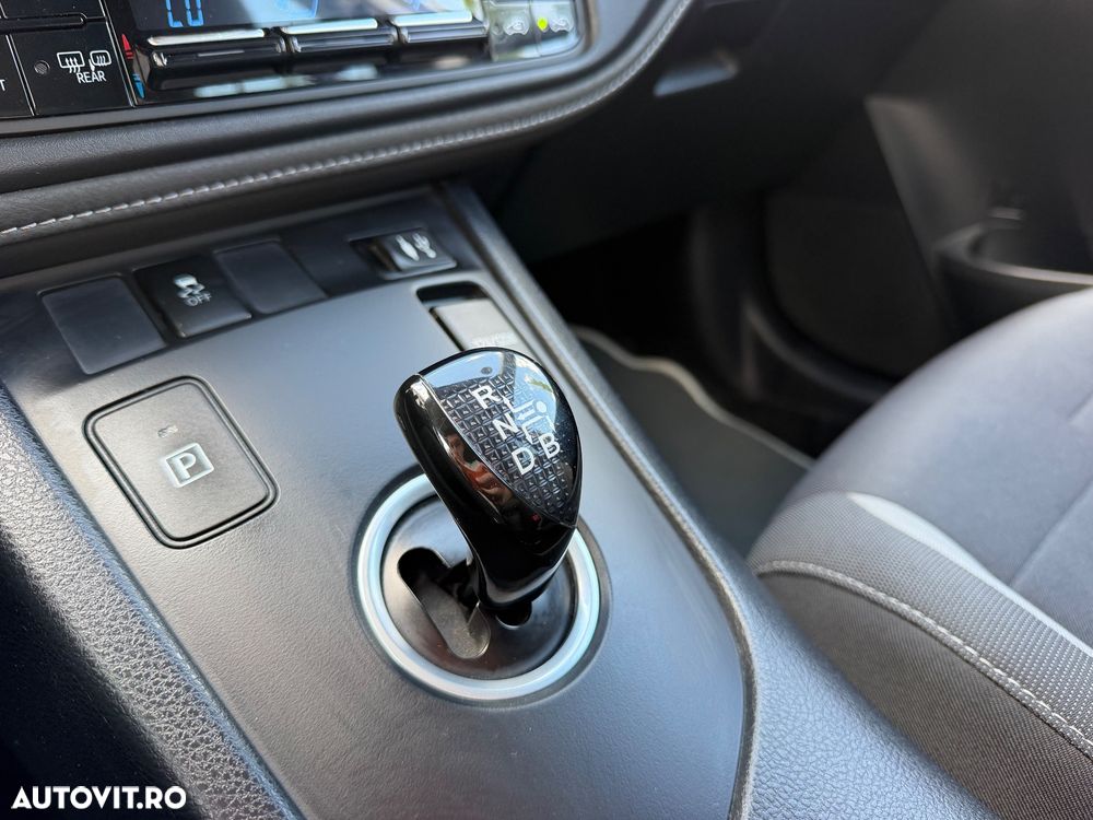 Toyota Auris 1.8 Executive - 8