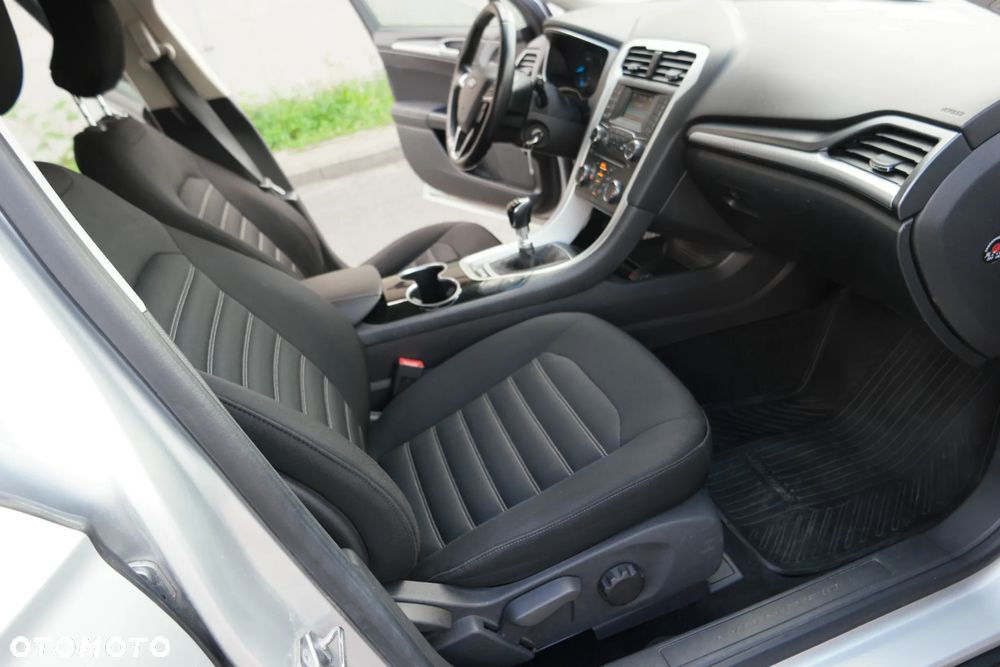 Ford Mondeo - 22