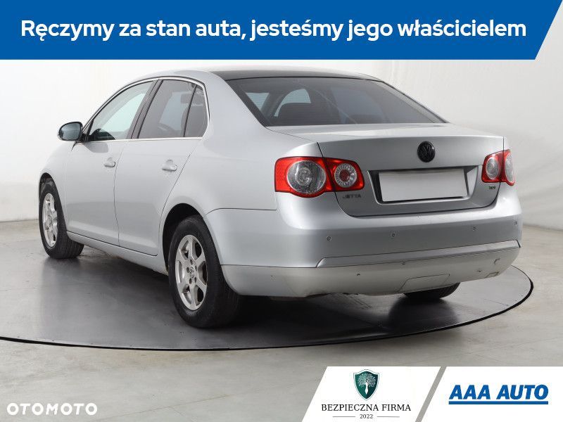 Volkswagen Jetta - 5