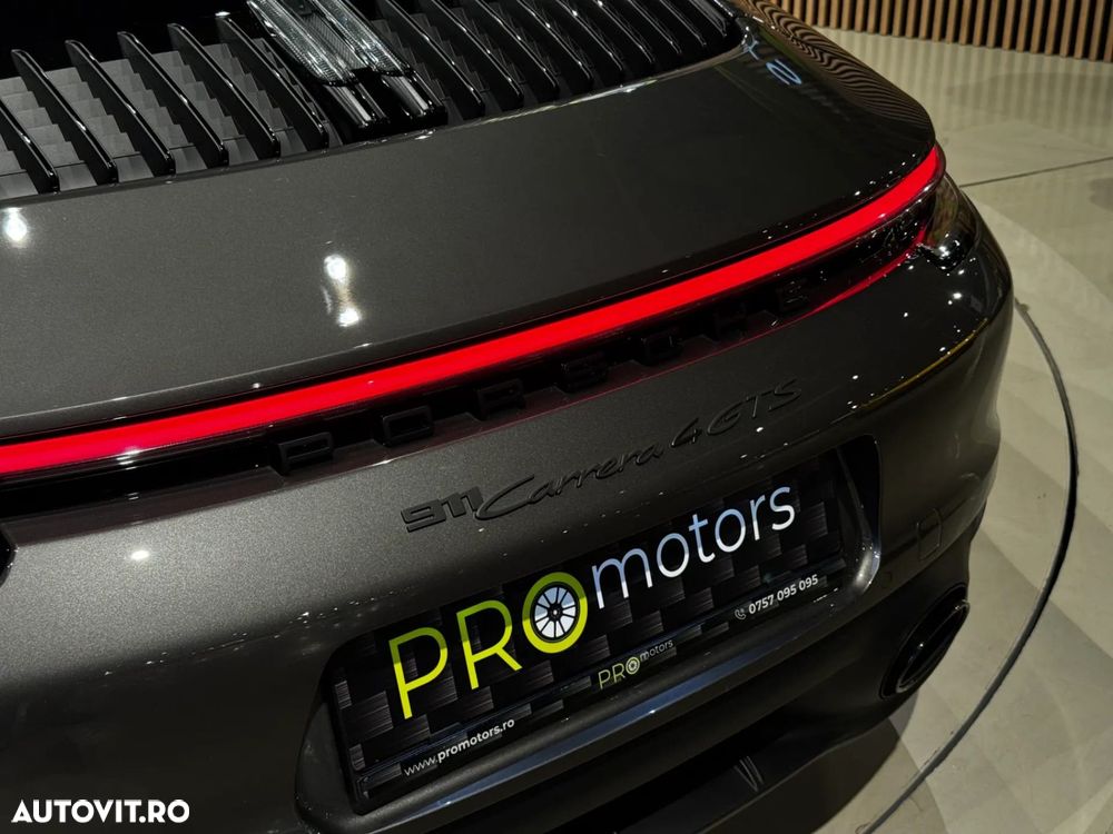 Porsche 911 - 9
