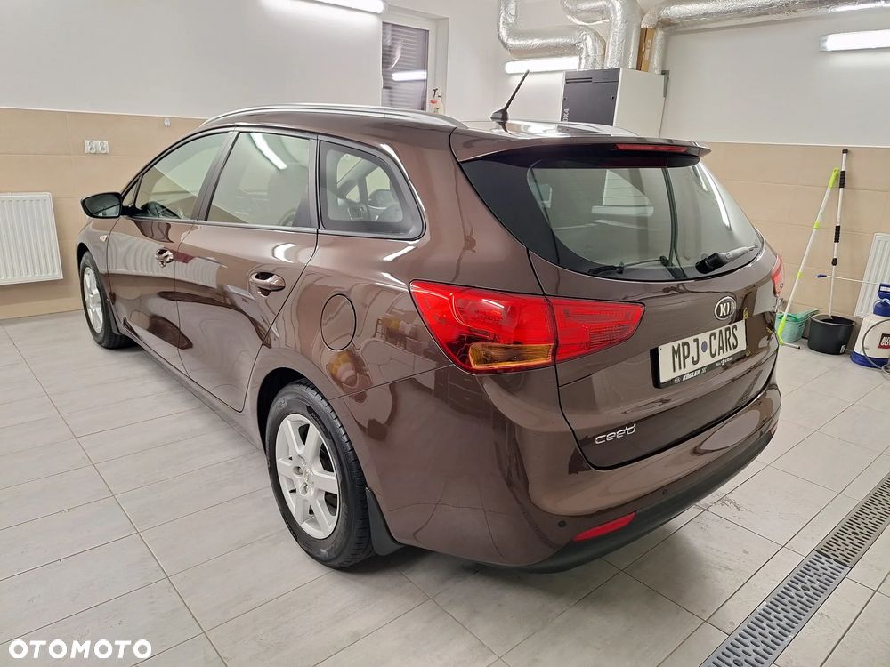 Kia Ceed 1.6 GDI Fifa World Cup Edition - 9