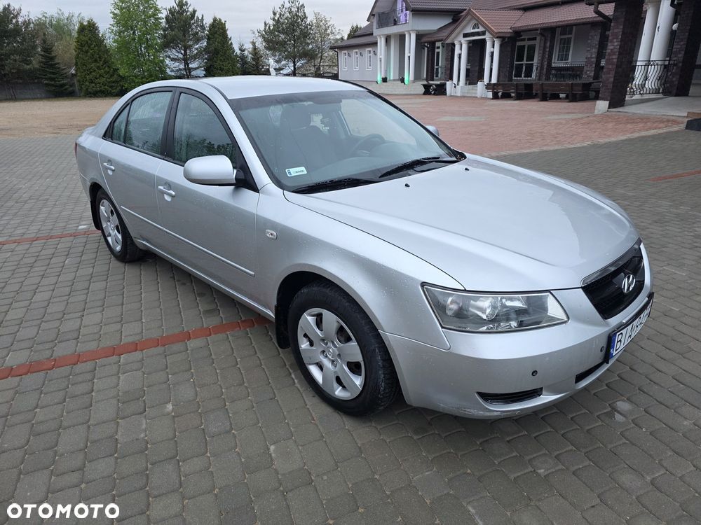 Hyundai Sonata - 2