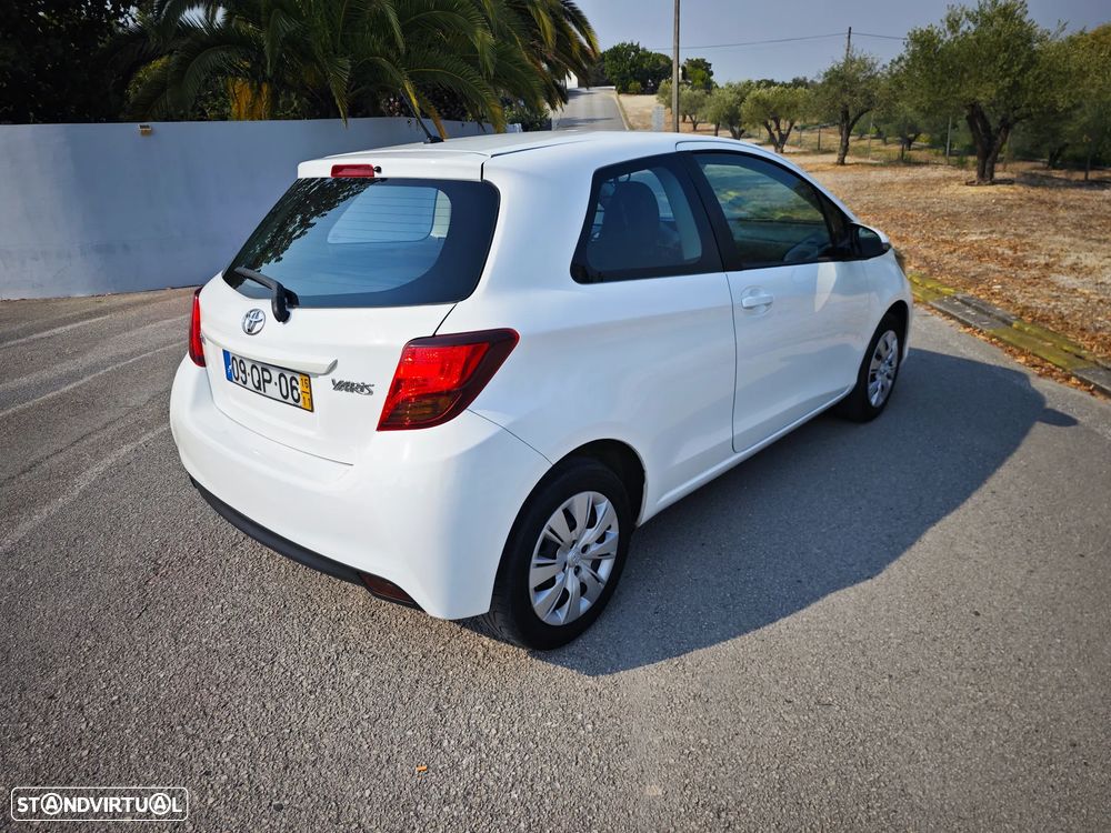 Toyota Yaris Bizz 1.4 D-4D IVA Dedutível - 3
