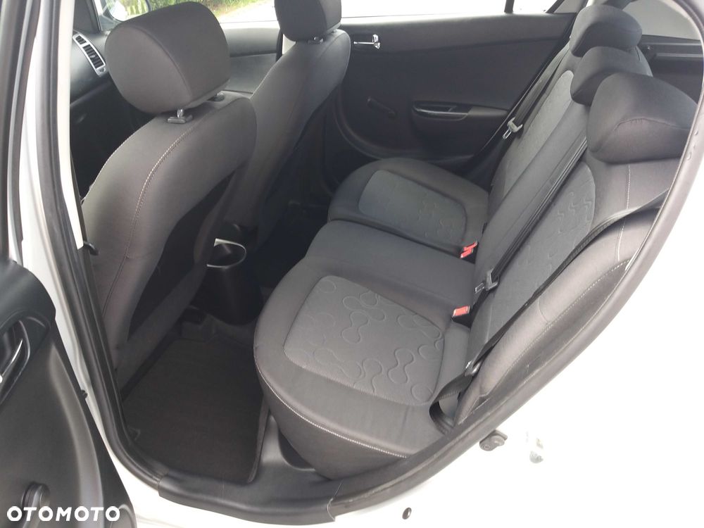 Hyundai i20 - 8