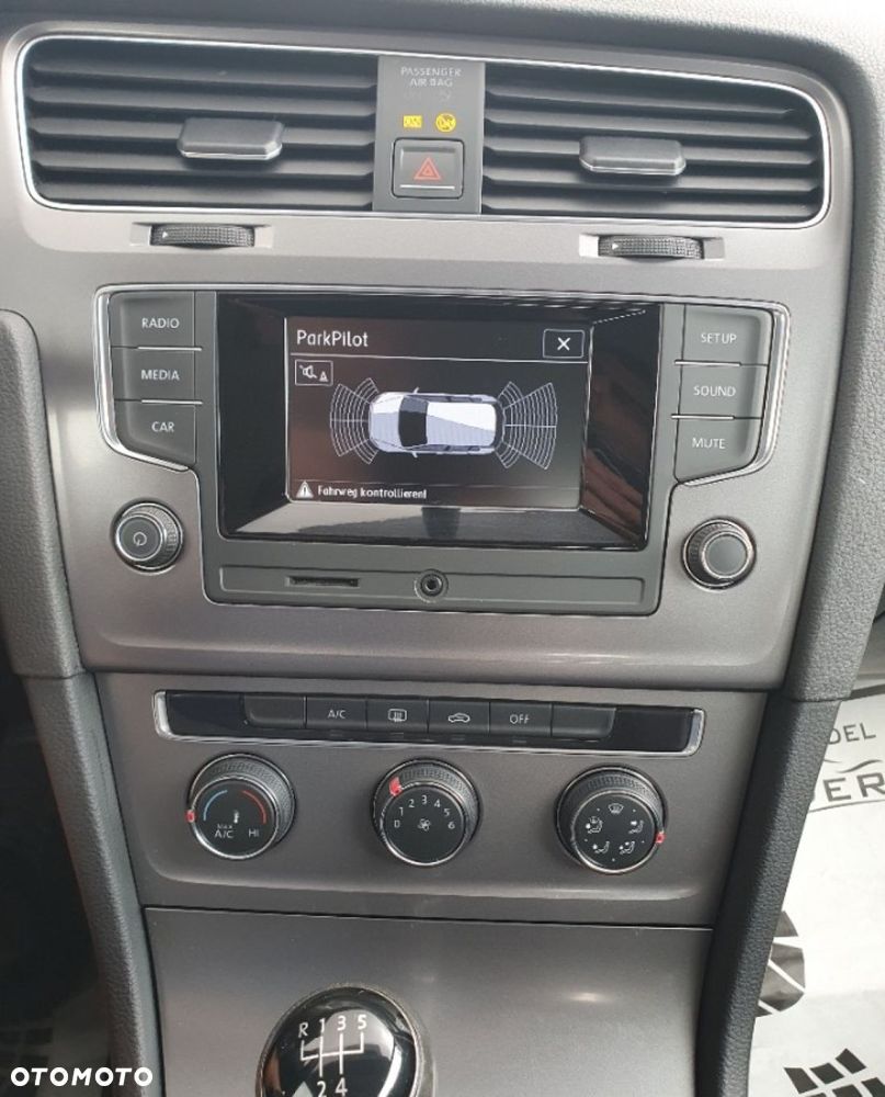 Volkswagen Golf - 21